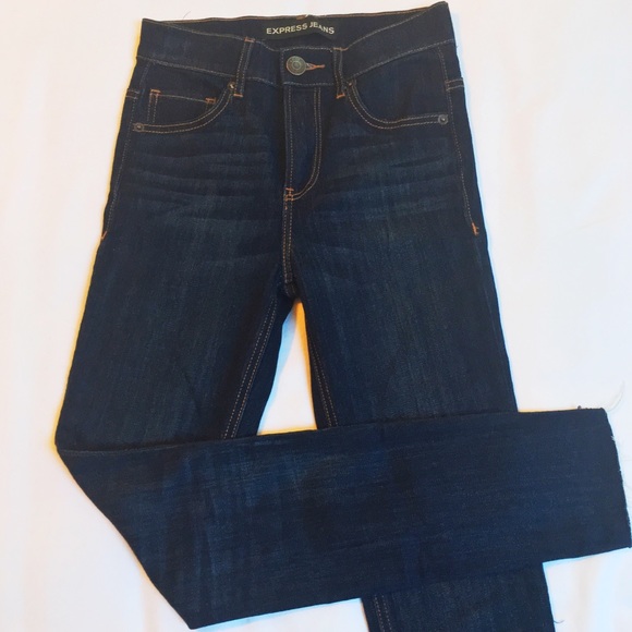 NEW Express Dark Cropped High Rise Jeans Raw Hem - Picture 6 of 8